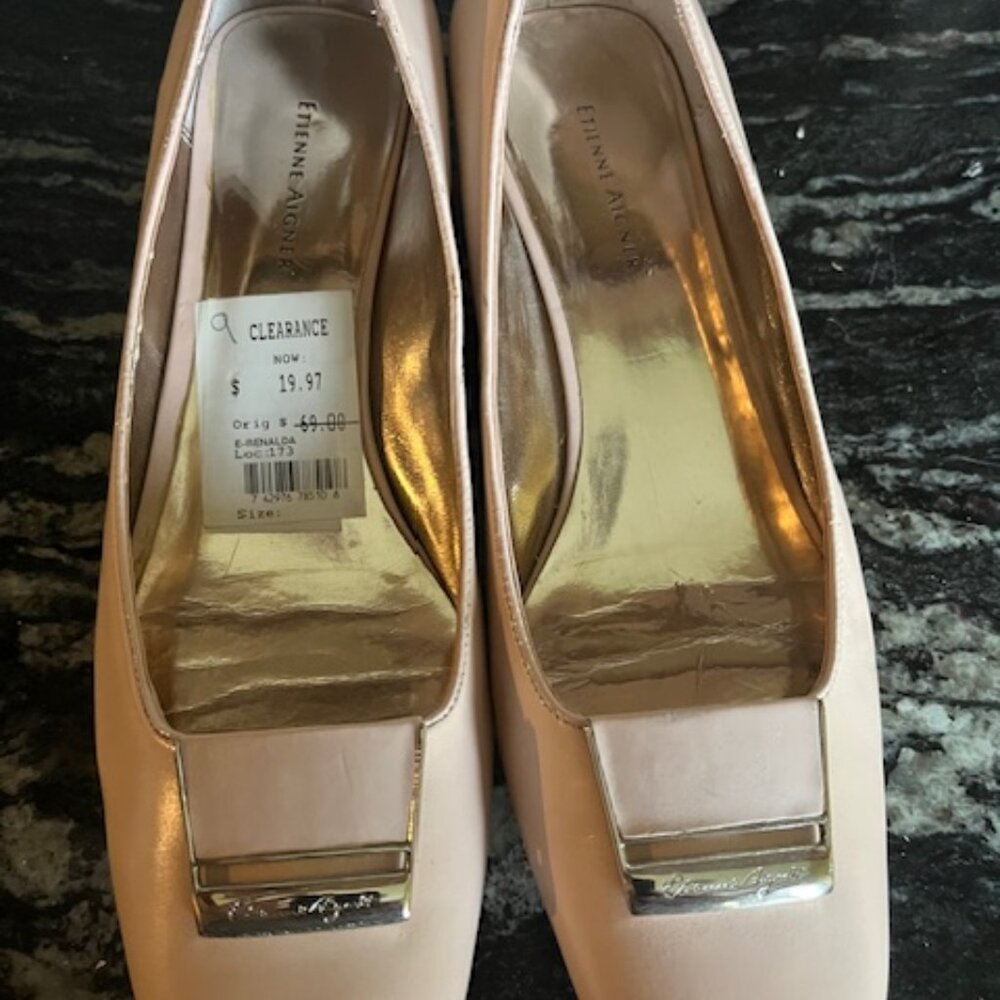 Etienne Aigner, soft pink 1" heel, pumps, size 9, brand new